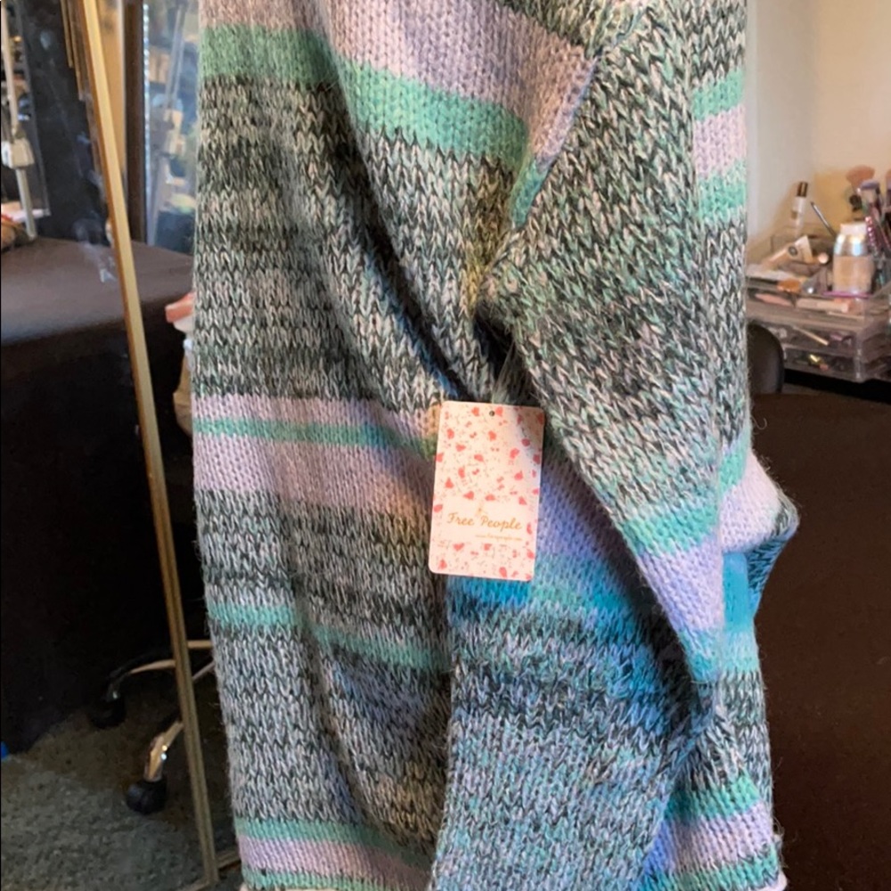 Sweater - Picture 5 of 6